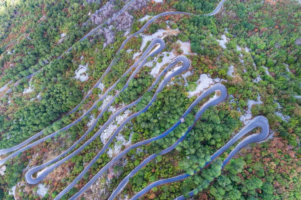 serpenzine road in montenegro